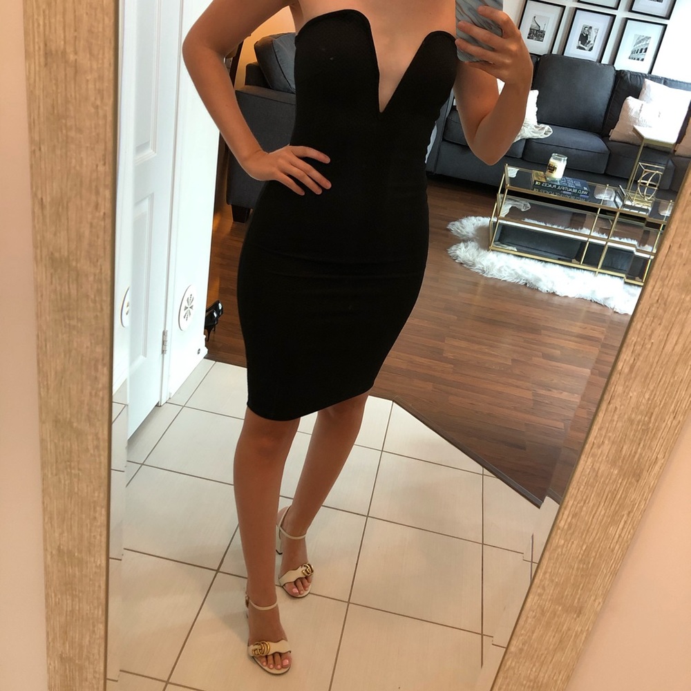 Plunging deep v sexy LBD